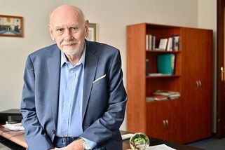 Mohou poslanci omezit pravomoci prezidenta? Ten návrh je nesmysl, řekl Rychetský